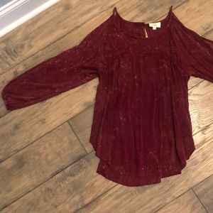 Maroon open shoulder